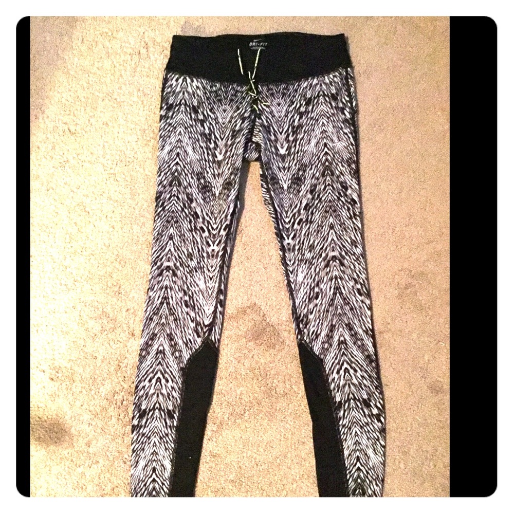Nike striped leggings